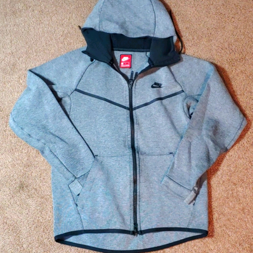 Nike Men's Windrunner Tech fleece hoodie